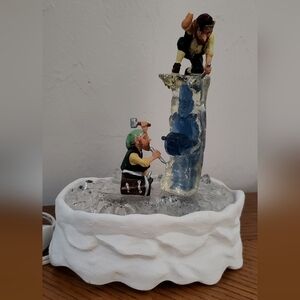 1998 Figi Graphics Santa's Crystal Valley Collection"Nutcracker Sculpture"#CV205